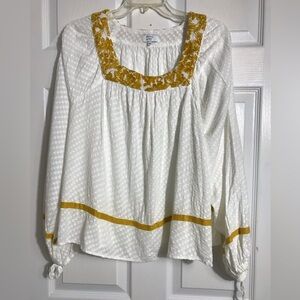 Crown & Ivy White and Gold Women's Top L